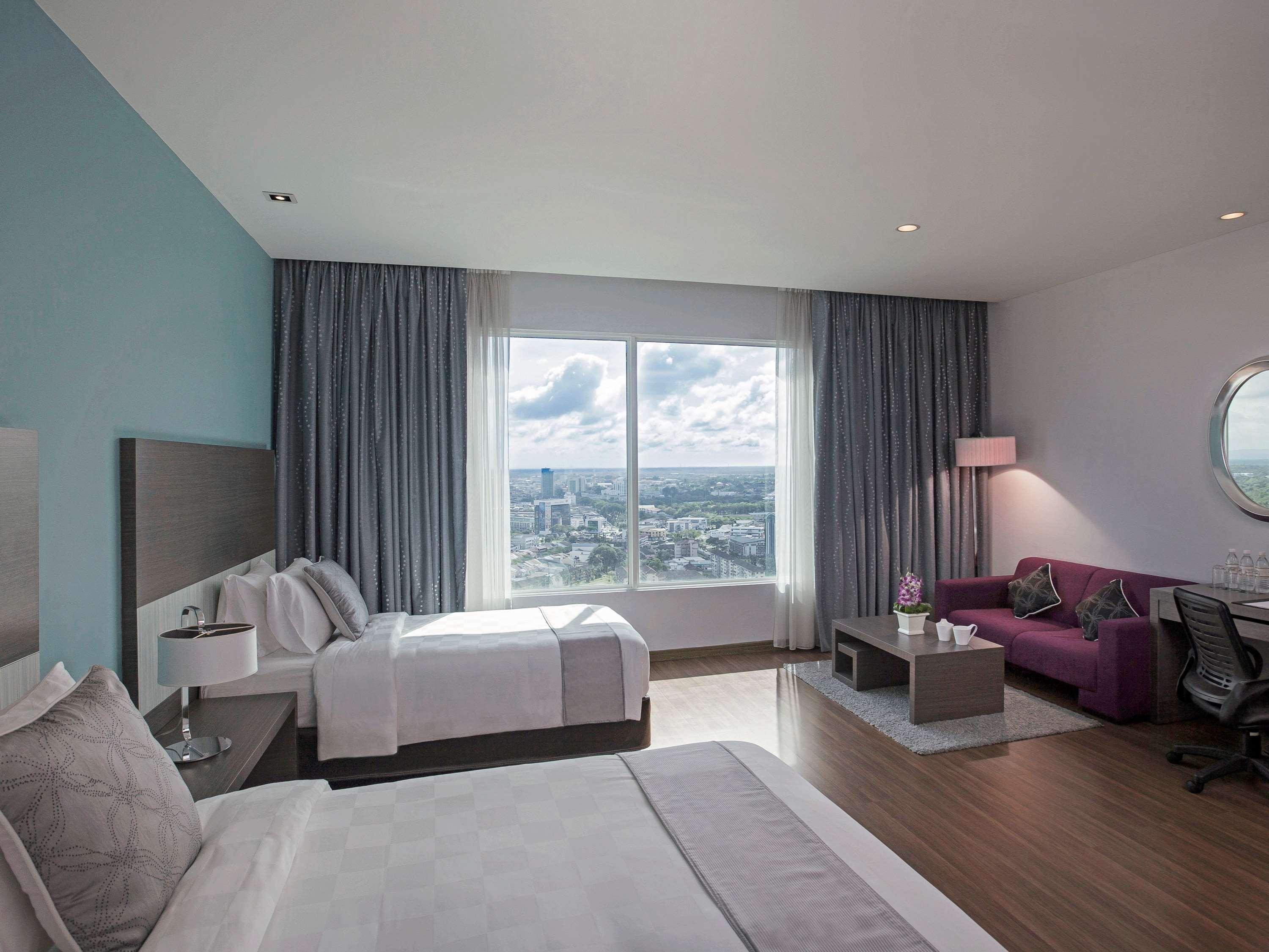 Pullman Kuching Hotell Exteriör bild