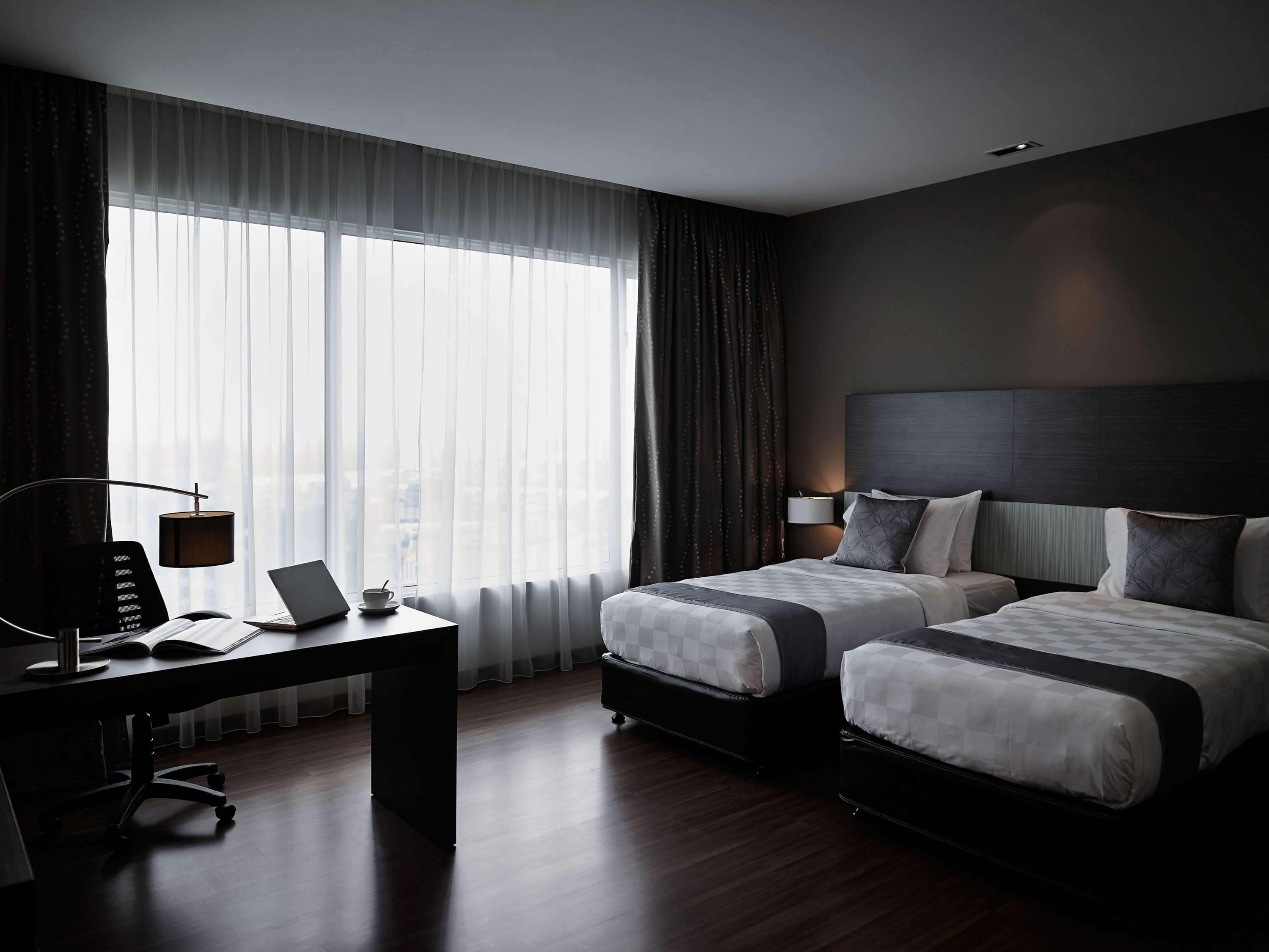 Pullman Kuching Hotell Exteriör bild Deluxe Room