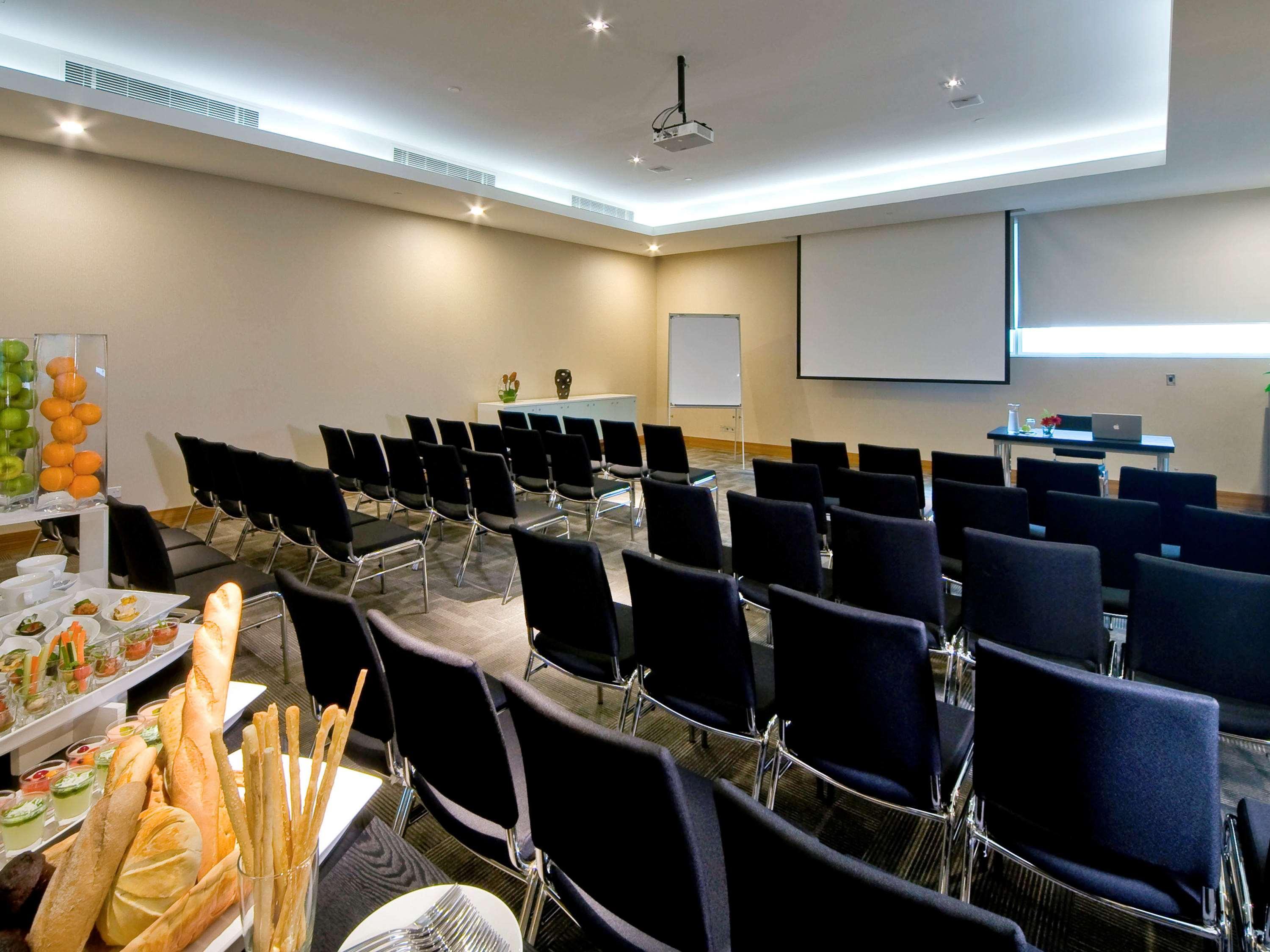 Pullman Kuching Hotell Bekvämligheter bild The hotel's meeting room