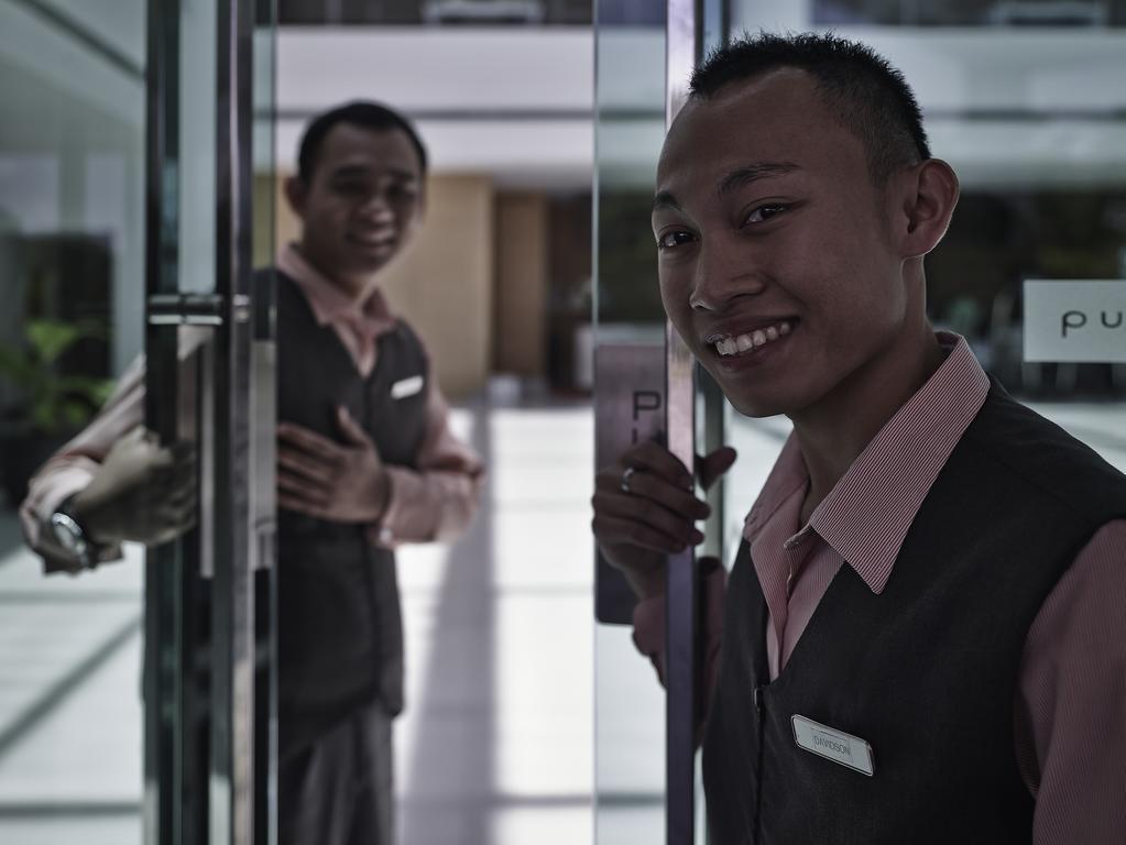 Pullman Kuching Hotell Exteriör bild