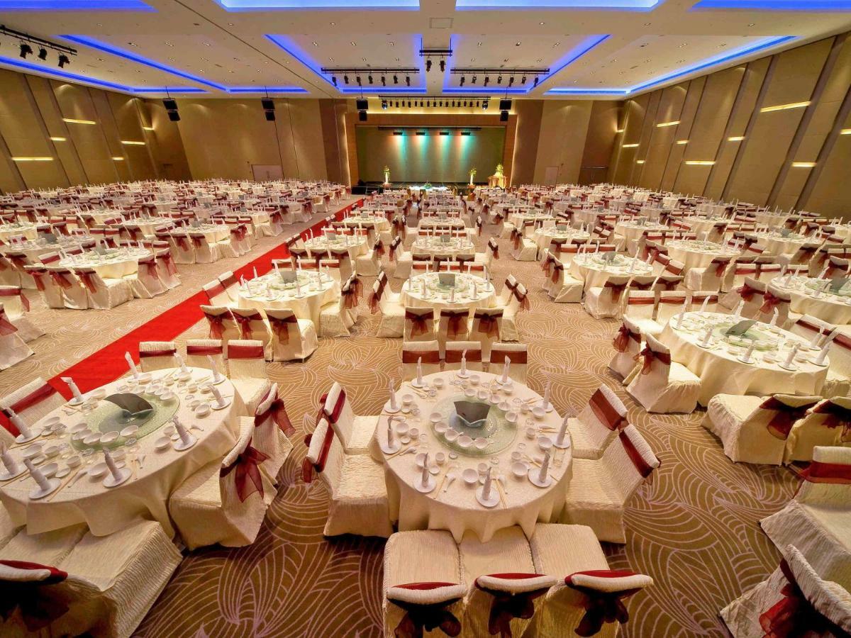 Pullman Kuching Hotell Exteriör bild The Grand Ballroom